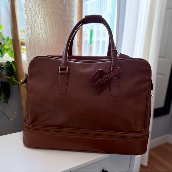 Hammacher Schlemmer Other - Hammacher Schlemmer Leather Overnight Bag - Brown